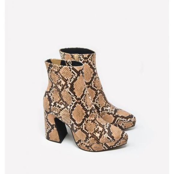 Jeffrey Campbell Dormant Snake Skin Boots Natural/Brown New In Box Size 8.5 NIB - Picture 2 of 3